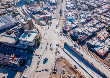 Casi listo el paso a desnivel de Colosio y Solidaridad, afirmó Toño Astiazarán