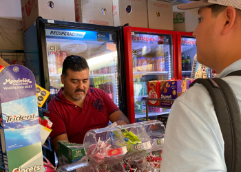 Cafetería Navarro apoya con becas alimenticias a estudiantes de la Unison