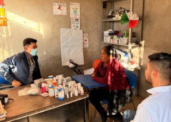 Casa Enlace Guaymas del diputado Ramón Flores lleva jornada de salud a Compuertas