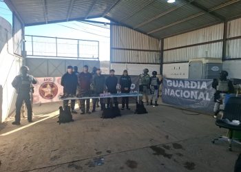 Mesa Estatal de Seguridad asegura armamento, narcóticos y detiene a siete personas en Pitiquito