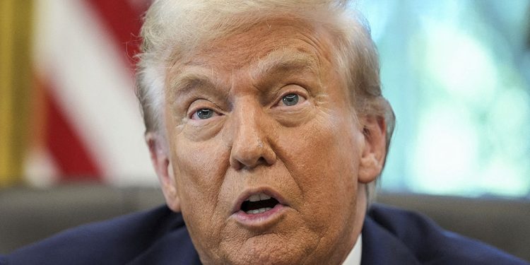 Trump rechaza convocar elecciones próximamente en Venezuela, dice que él esta al mando