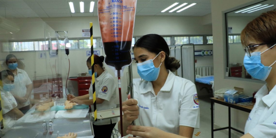 Forma Unison profesionales de la enfermería para enfrentar nuevos retos