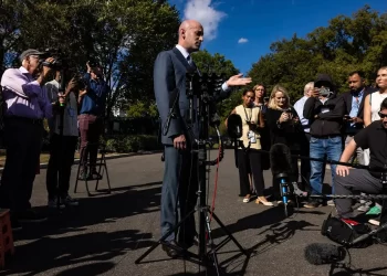 Stephen Miller afirma que Estados Unidos tiene derecho a tomar posesión de Groenlandia