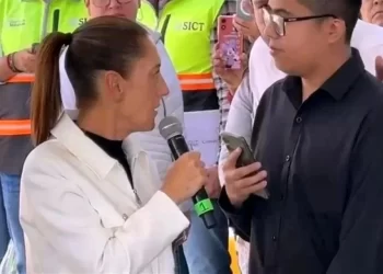 Interrumpe joven a CSP en evento en Hidalgo