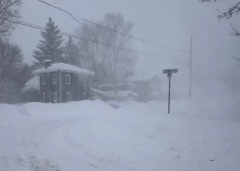 Cerca de 12 mil vuelos cancelados por gran tormenta invernal en EU