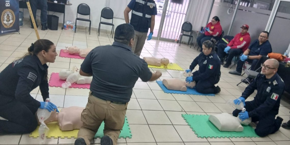 Paramédicos de la Policía Estatal continúan entrenamiento para fortalecer habilidades en prácticas de RCP