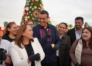 El Diputado Federal Ramón Flores asiste a la Fiesta de Reyes organizada para las familias de Guaymas