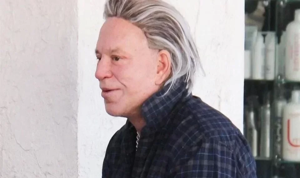 Desalojan a Mickey Rourke por no pagar renta
