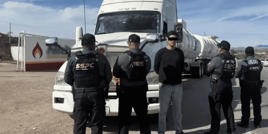 Decomisan tráiler cargado de Huachicol en Nogales