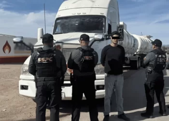 Decomisan tráiler cargado de Huachicol en Nogales