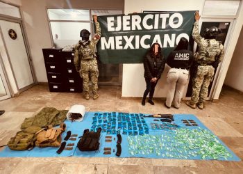 Ejército Mexicano y A.M.I.C. detienen a mujer armada y aseguran narcóticos en Ciudad Obregón