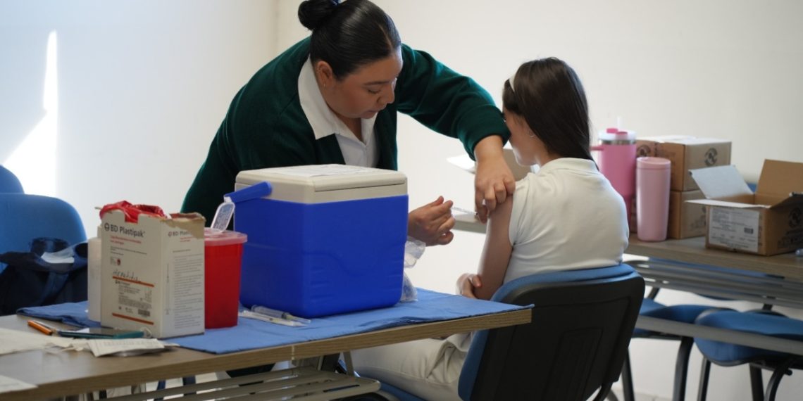 Vacúnate en la Unison y protégete a tiempo contra el sarampión, COVID-19 e influenza