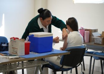 Vacúnate en la Unison y protégete a tiempo contra el sarampión, COVID-19 e influenza