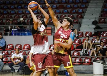 Botan el balón en la Olimpiada Estatal de Basquetbol de tercias