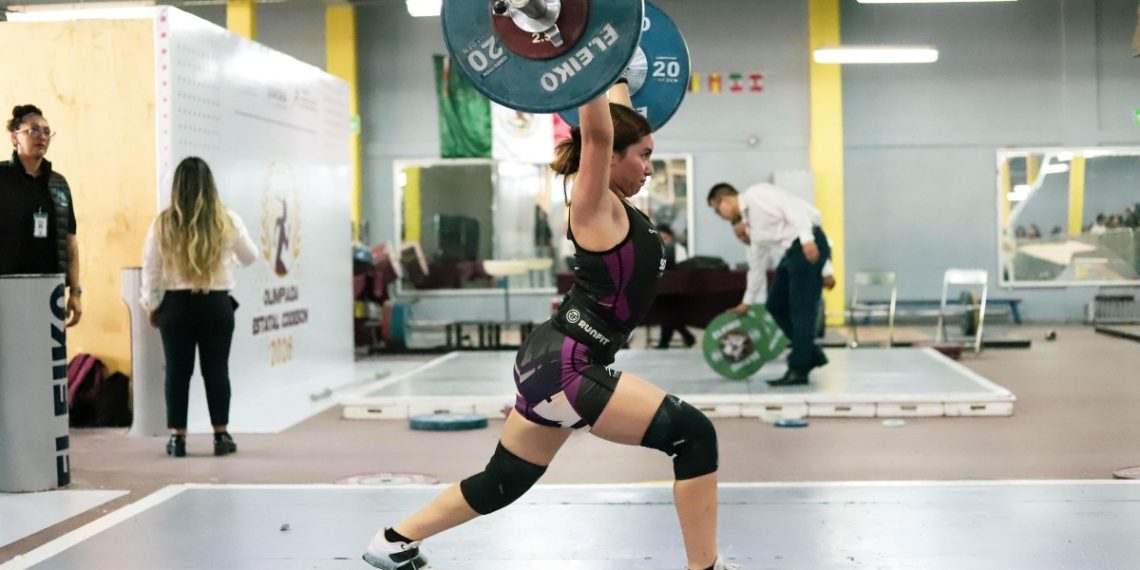 Levantan pesistas sonorenses en la Olimpiada Estatal de Halterofilia