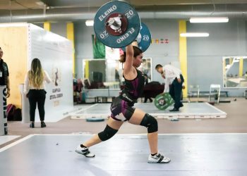 Levantan pesistas sonorenses en la Olimpiada Estatal de Halterofilia