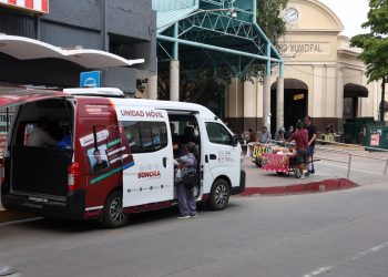 Unidades móviles continúan credencializando a usuarios de transporte urbano en Hermosillo