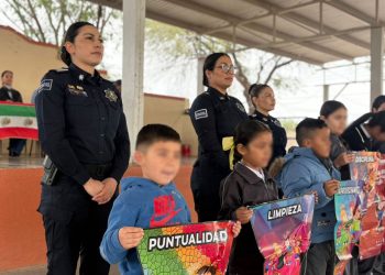 Policía Estatal y Prevención del Delito comparten acciones de seguridad en comunidades del desierto de Sonora