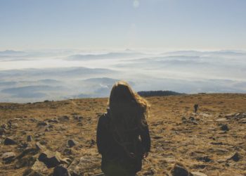 Sheinbaum reconoce rezago en identificación de restos