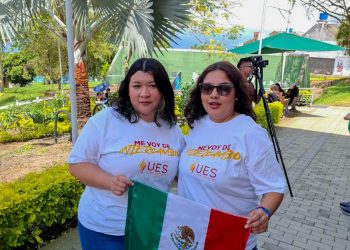 Estudiantes de la UES realizan estancia académica en Colombia