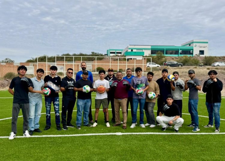 Gobierno de Sonora promueve bienestar universitario con entrega de material deportivo: UTGuaymas