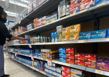 Analizan bajar precios de medicamentos sin topes regulatorios 