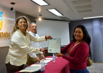 Reciben más de cien navojoenses actas corregidas gratuitas