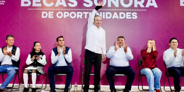 Gobernador Alfonso Durazo impulsa el futuro universitario con Becas Sonora de Oportunidades y Asambleas Informativas