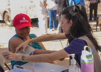 Acerca Salud Sonora vacunación contra el sarampión y servicios médicos gratuitos a sonorenses