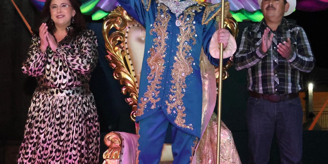 Recibe José Terán corona como rey del Carnaval Guaymas 2026 “El pueblo está de fiesta”