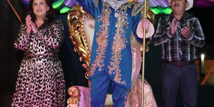 Recibe José Terán corona como rey del Carnaval Guaymas 2026 “El pueblo está de fiesta”