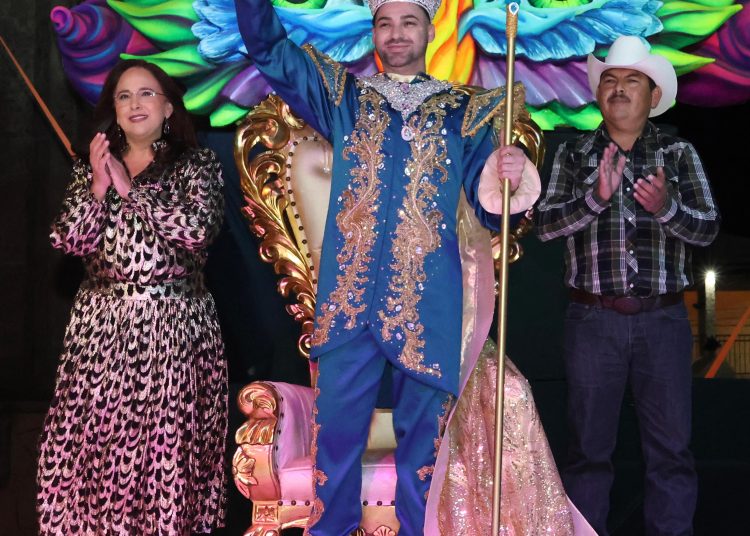 Recibe José Terán corona como rey del Carnaval Guaymas 2026 “El pueblo está de fiesta”
