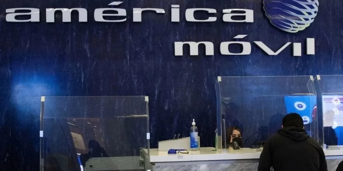 Multiplicó por cuatro América Móvil su utilidad en el cuatro trimestre del 2025