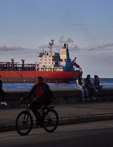 México envía dos buques a Cuba; lleva ayuda humanitaria