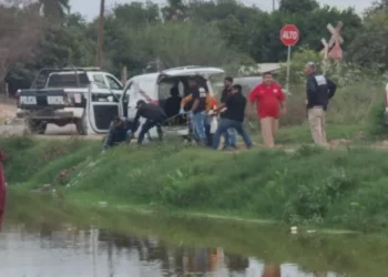 Aparece cuerpo de hombre en las aguas de un canal de riego