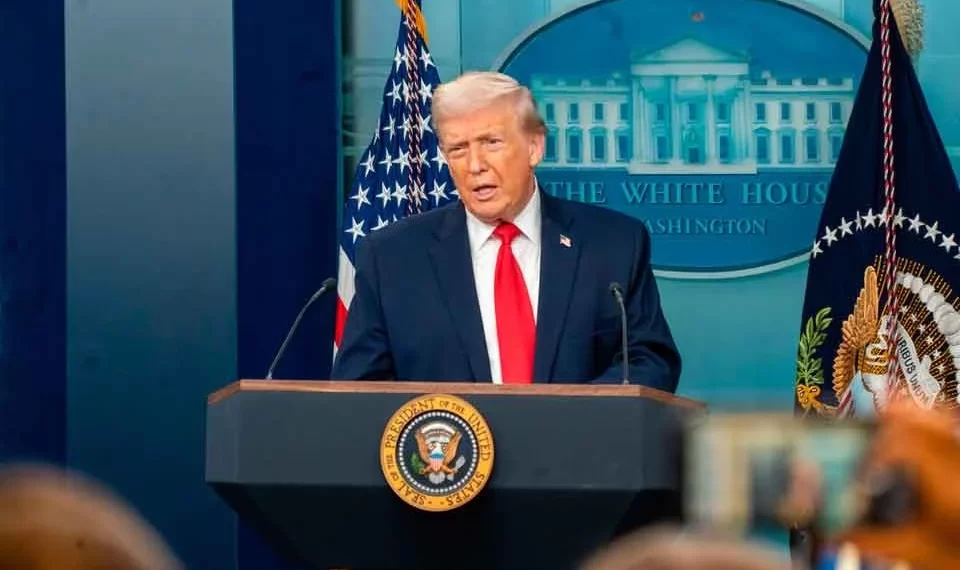 Celebra Trump…¡invasión de México y cesión de territorios!