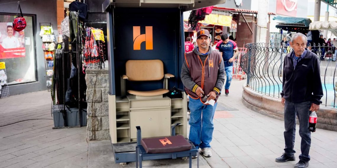 Equipa Toño Astiazarán a boleros con décadas en el oficio en Hermosillo