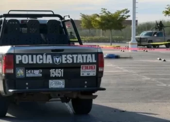 En Cajeme ejecutan a un hombre en pleno estacionamiento de plaza comercial