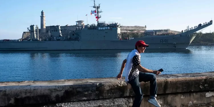 Buques de la Semar llegaron a Cuba con ayuda recaudada en el centro de acopio del Zócalo