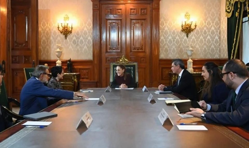 Se reúne Sheinbaum con directora de S&P Global