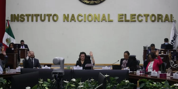 Cumplen tres organizaciones requisitos para ser partidos políticos