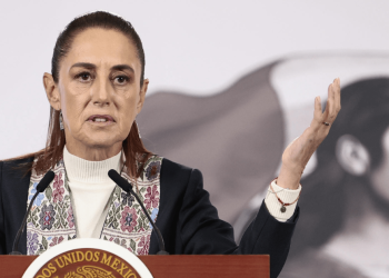 Sheinbaum anuncia inversión de Coca-Cola y llegada del trofeo mundialista