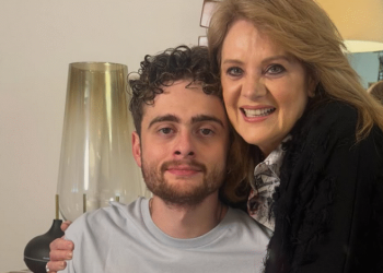 Erika Buenfil comparte emotiva foto con su hijo Nicolás en su cumpleaños 21