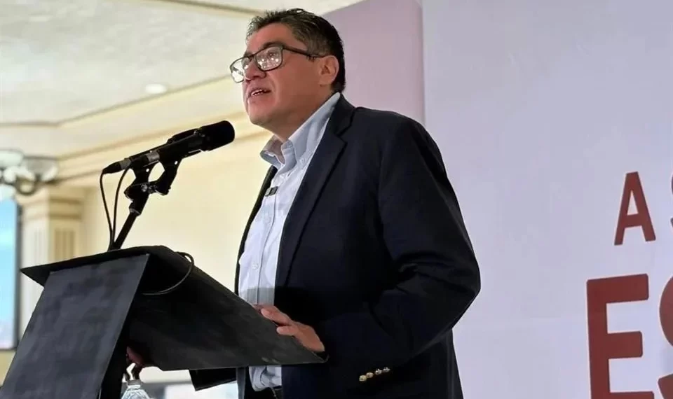 ‘Ningún estatuto por encima del pueblo’, dice Saúl Monreal