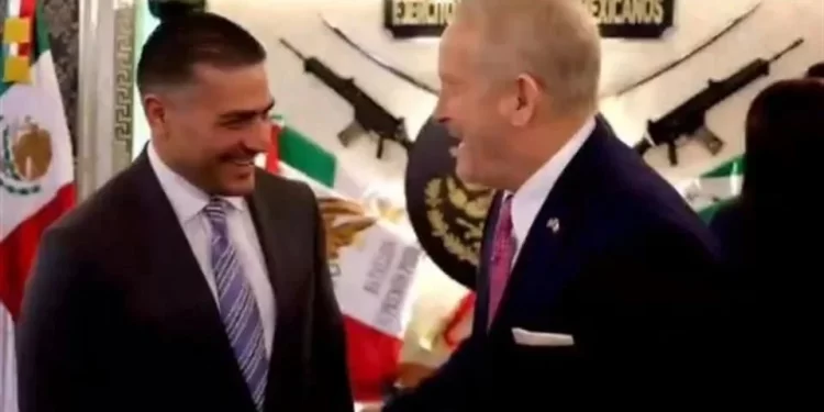 Embajador Johnson advierte que van contra toda “red del narco”