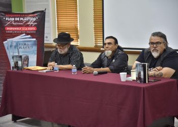 Pascual Meza del grupo Khafra presenta su libro “Flor de Plástico”