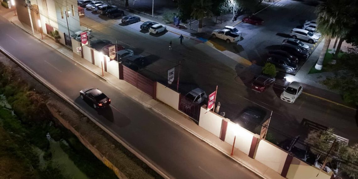 Invierte Toño Astiazarán en seguridad de las familias con tramos iluminados de Camina Segura