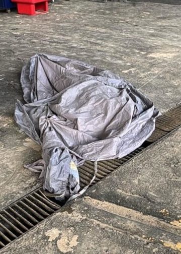 Muere aficionado ebrio por saltar de segundo piso en Estadio