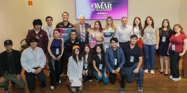 Dialoga Omar Del Valle Colosio con jóvenes sobre cuidado del agua