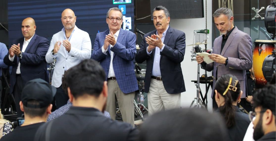 Preside Javier Lamarque inauguración de agencia automotriz sustentable en Cajeme